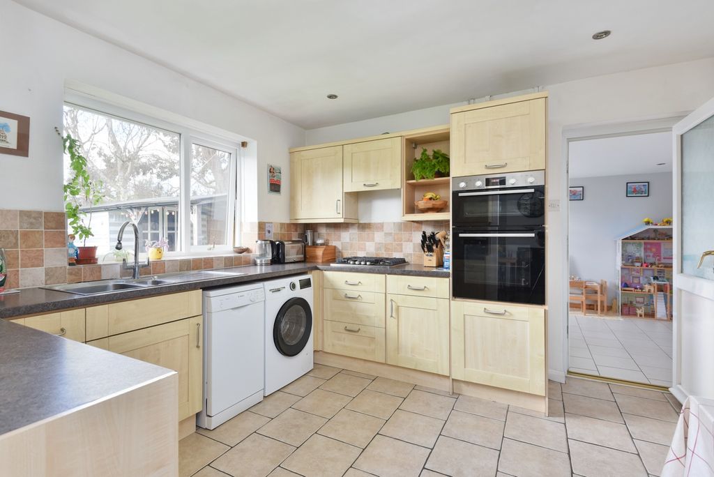 Property photo 3 of 22 49879610