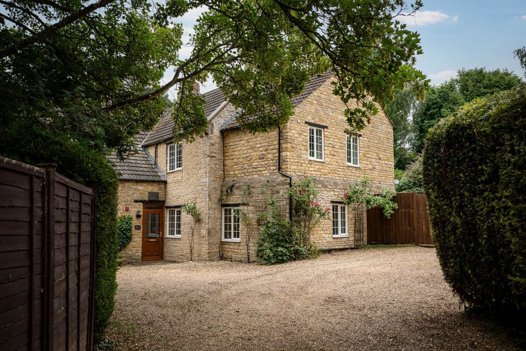 Property photo 1 of 64