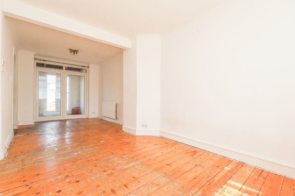 Property photo 3 of 9