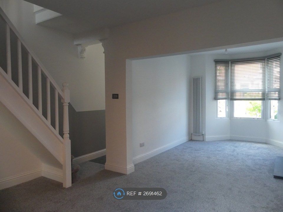 Property photo 2 of 11 Living Room