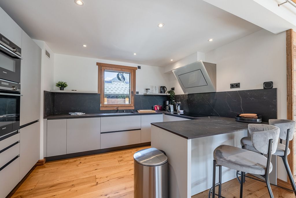 Property photo 3 of 12 Chamonix Chalet For