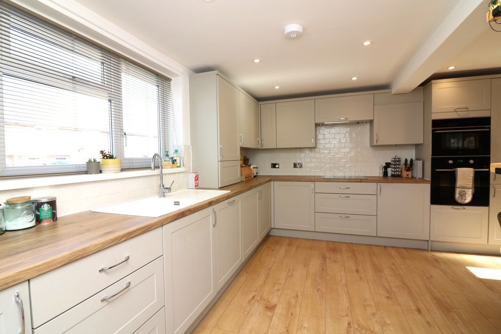 Property photo 2 of 23 Img_9667.Jpge