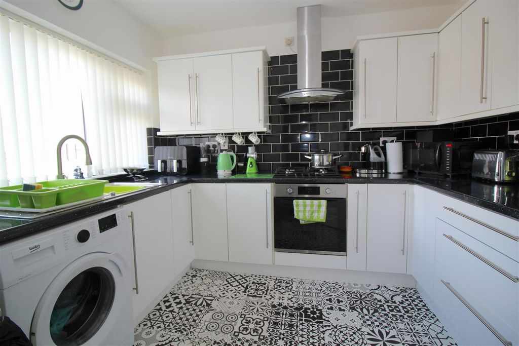 Property photo 2 of 14 Img_8326.Jpg