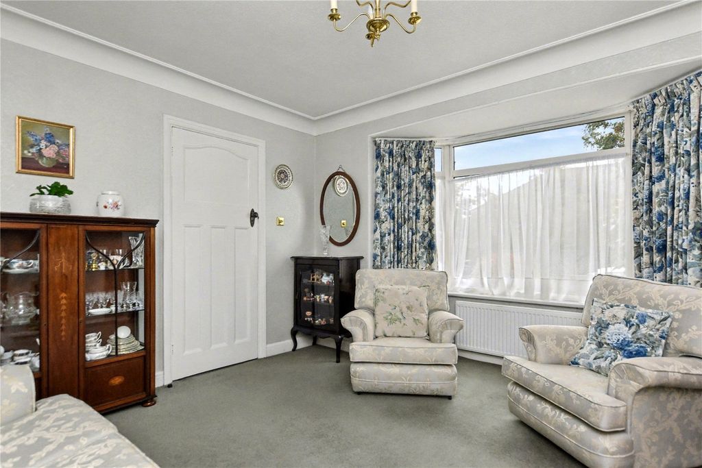 Property photo 2 of 16 Picture No. 12