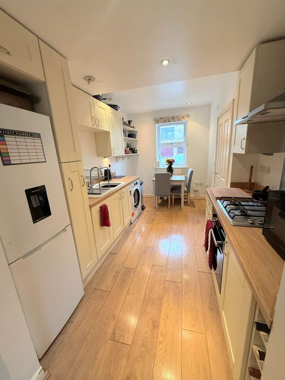 Property photo 3 of 25