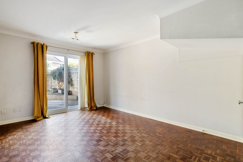 Property photo 3 of 11