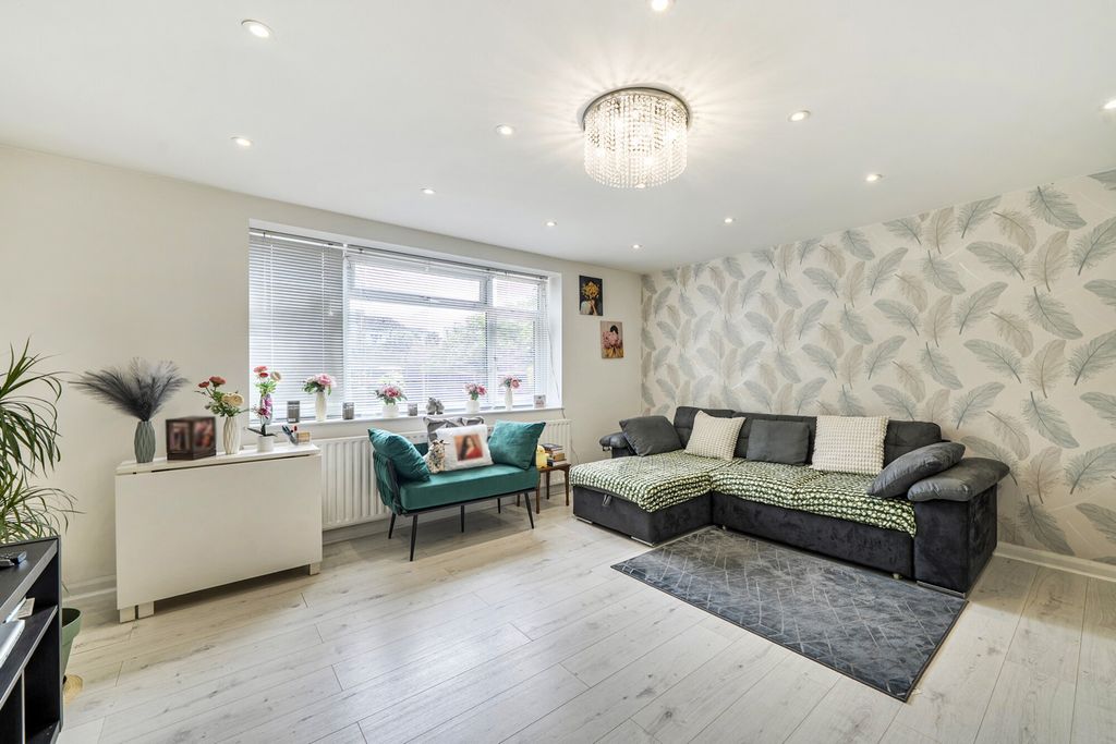 Property photo 3 of 13 1470972-4-6A203dc...