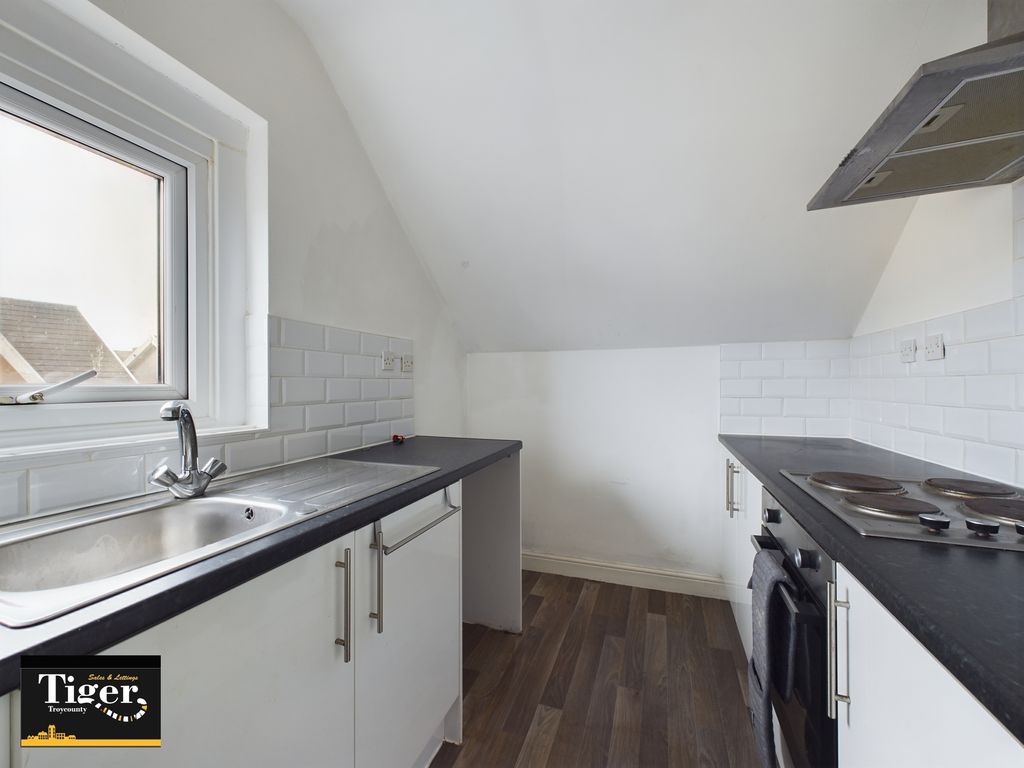 Property photo 3 of 7 Cam03440G0-Pr0042-Still005