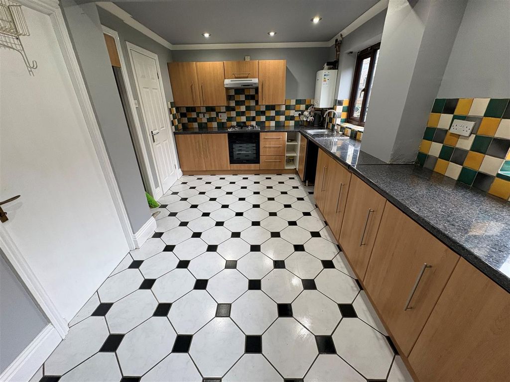 Property photo 2 of 17