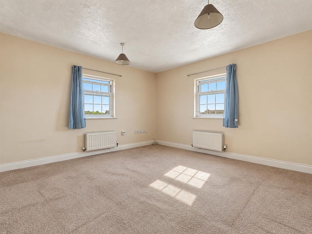 Property photo 2 of 12 l1.Png