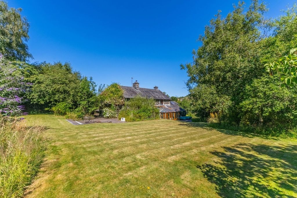 Property photo 2 of 43