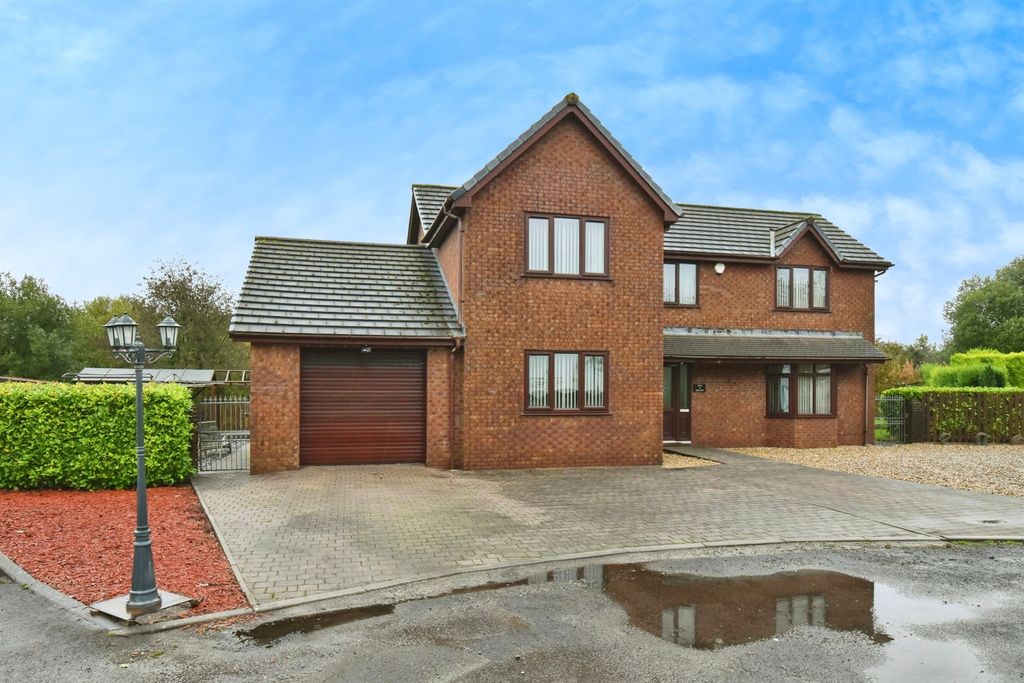 Property photo 2 of 23