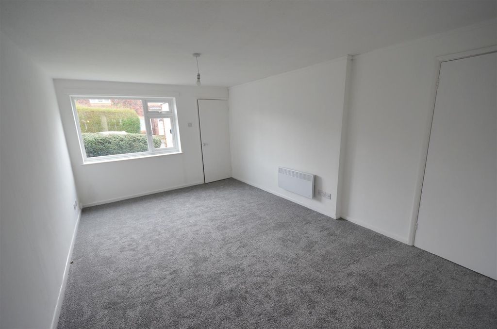 Property photo 3 of 9 Lounge.Jpg