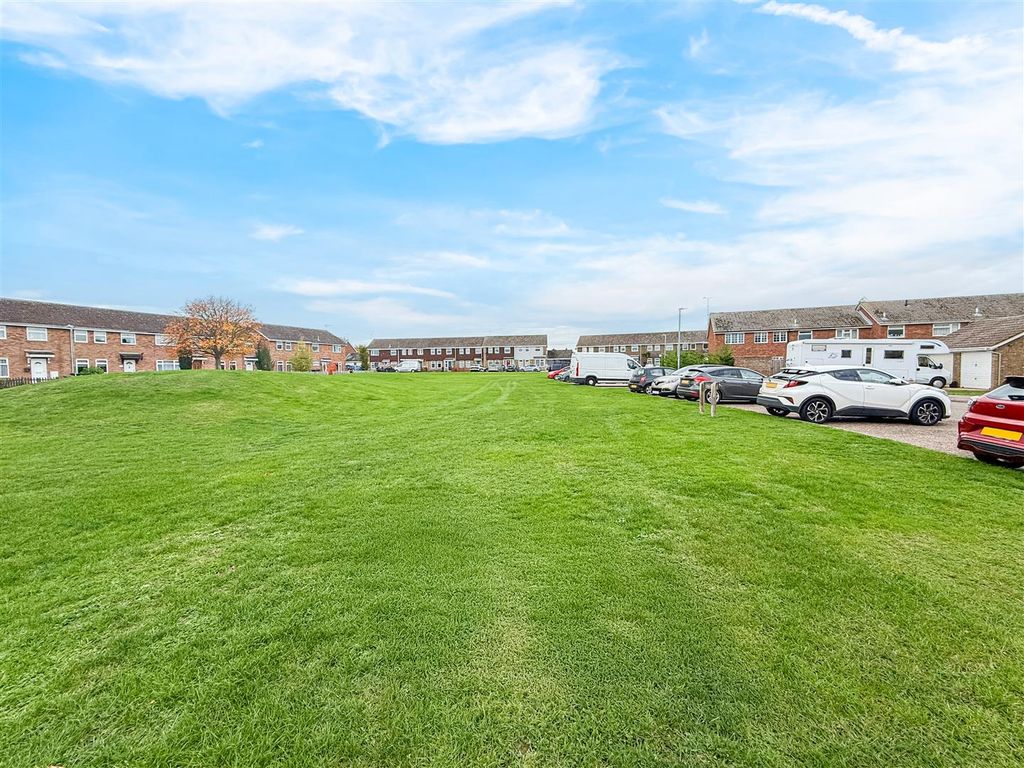 Property photo 2 of 19 View From Front