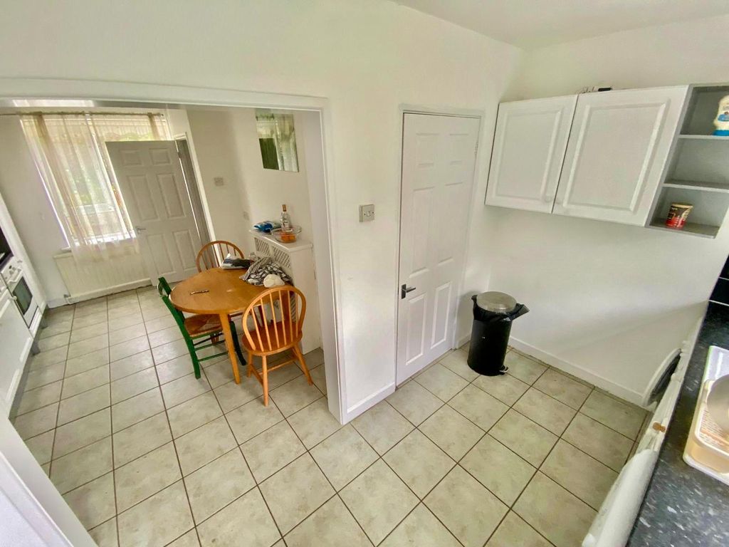 Property photo 3 of 11 Image