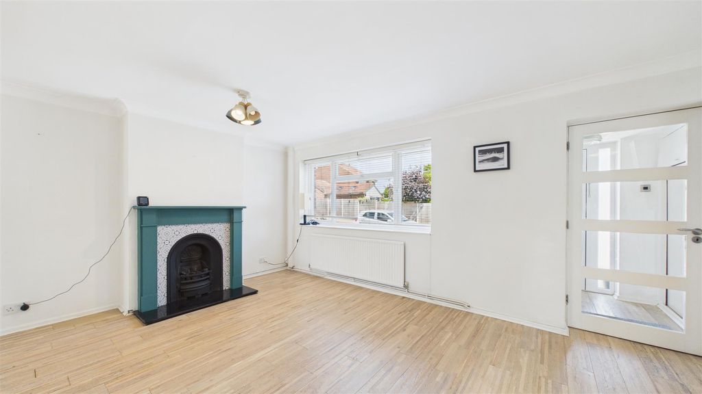 Property photo 3 of 29 Cam04248G0-Pr0155-Still003.Jpg