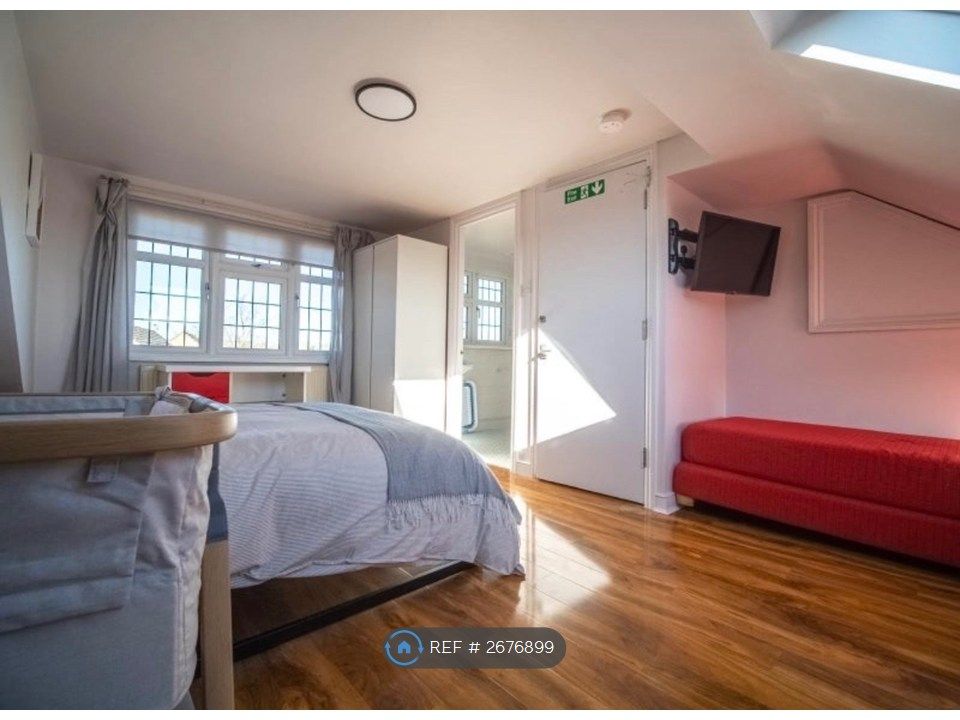 Property photo 3 of 8