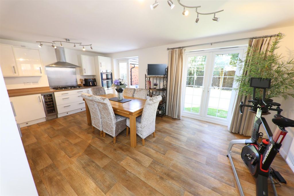 Property photo 2 of 30 Open Plan Dining Kitchen