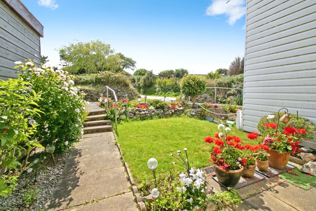 Property photo 3 of 17 Photo