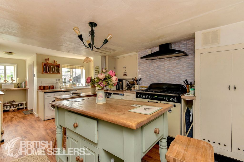 Property photo 3 of 28 Picture No. 29