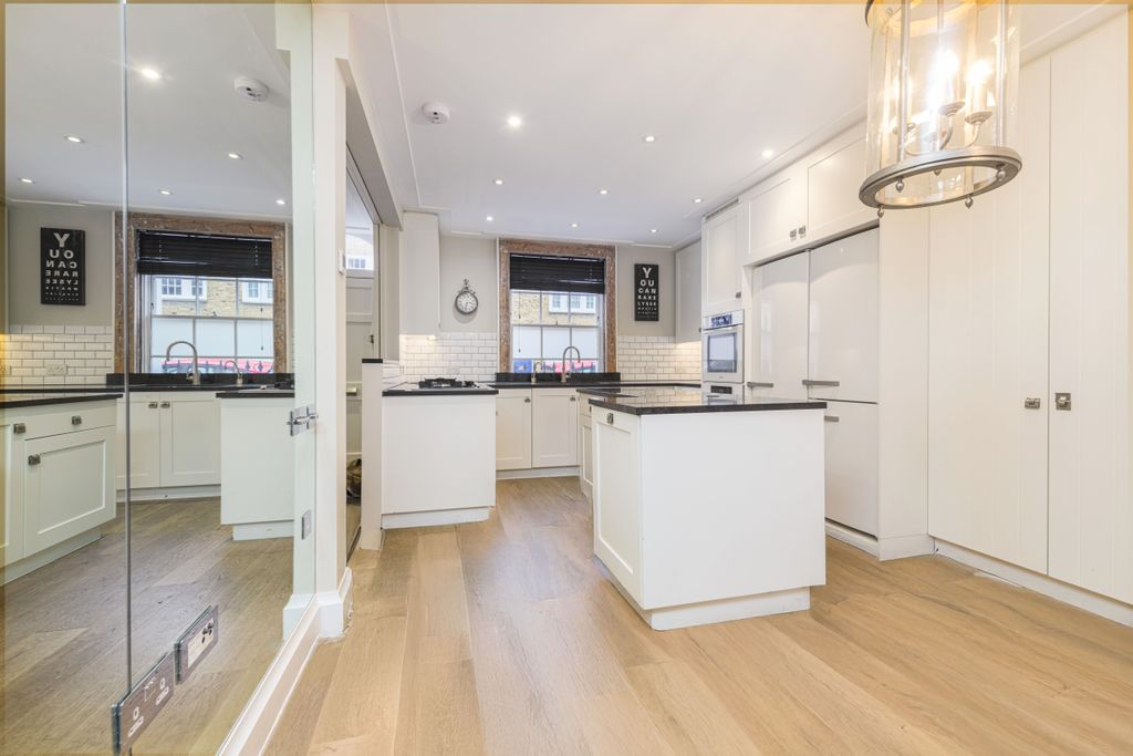 Property photo 3 of 21 13 St Lukes St Kit A