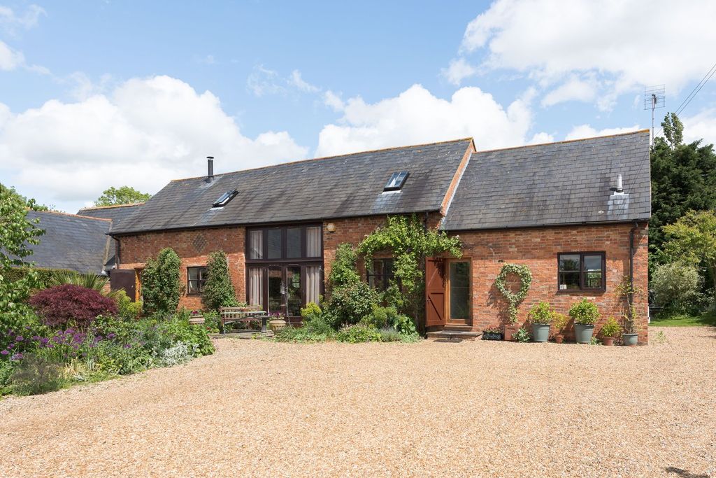 Property photo 1 of 26 Gumbrills Barn