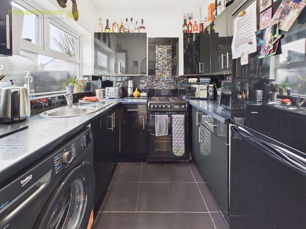 Property photo 2 of 28