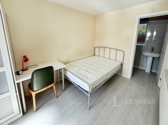 Property photo 2 of 8 Picture No. 03