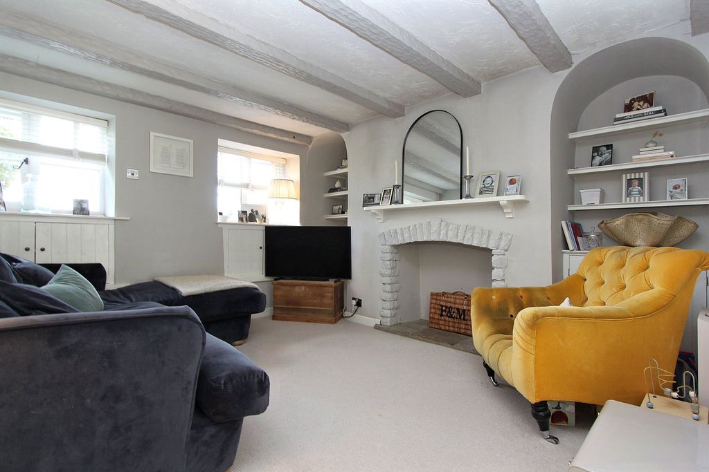 Property photo 2 of 21