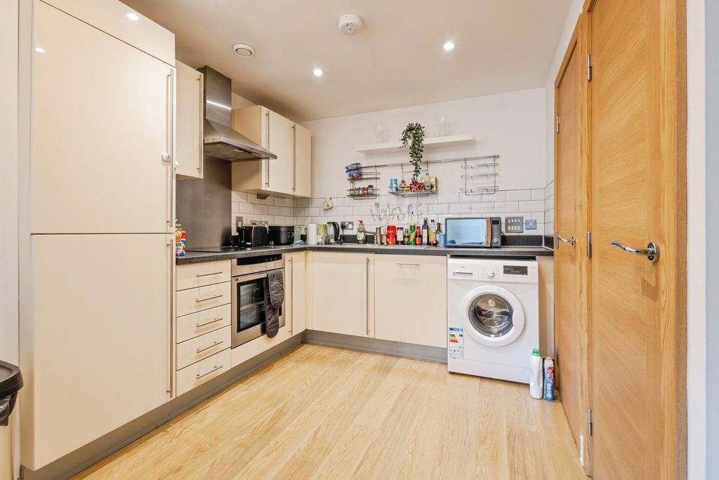 Property photo 3 of 10 Pbox-Img.Jpg