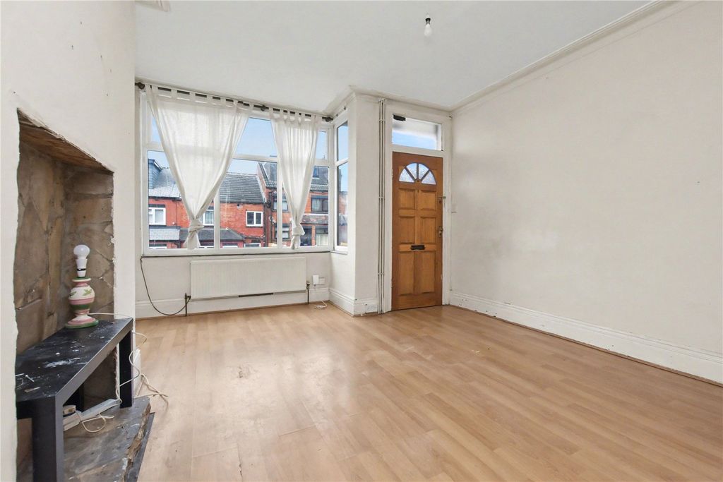 Property photo 3 of 12 Picture 3