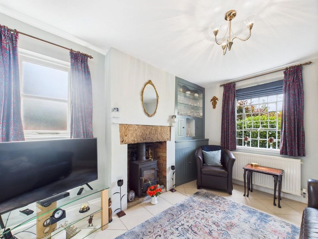 Property photo 3 of 45 Sitting Room