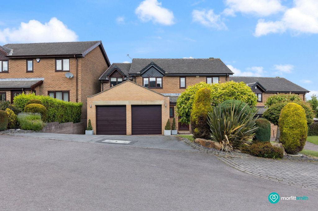 Property photo 1 of 32