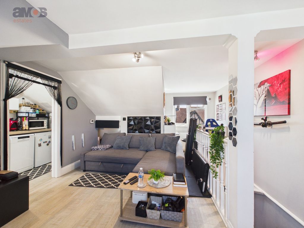 Property photo 2 of 11 5424255