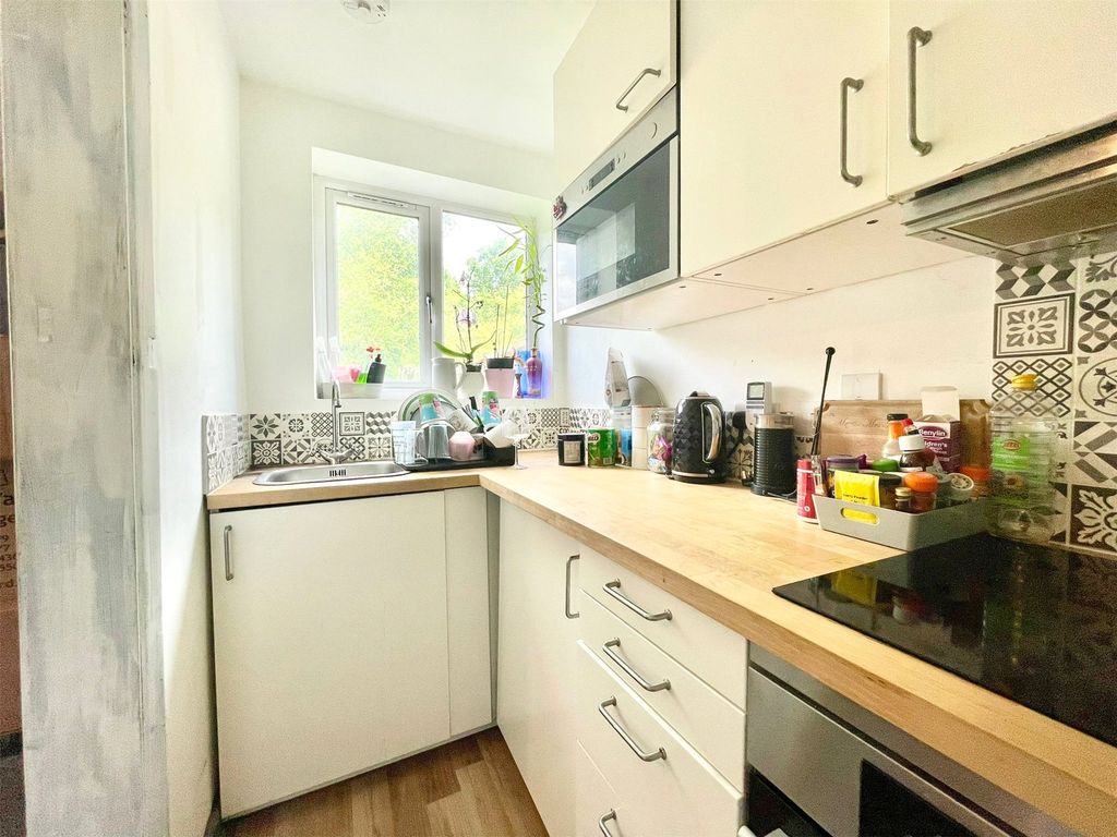 Property photo 3 of 8 Picture No. 06