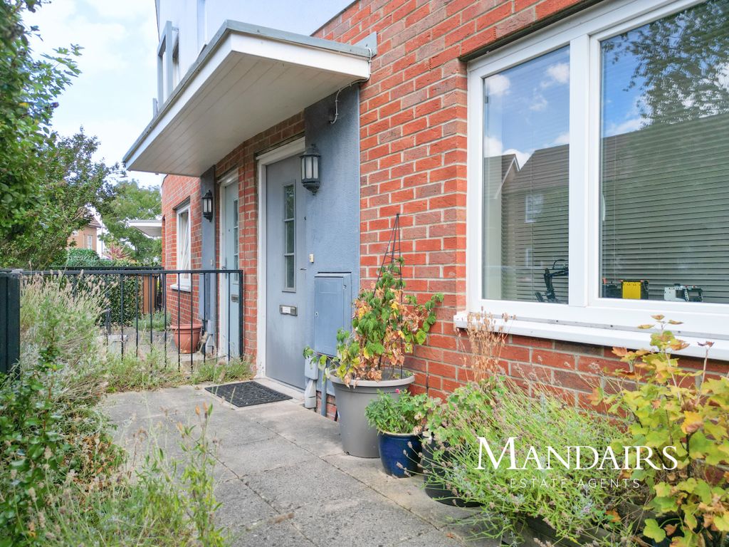 Property photo 2 of 25