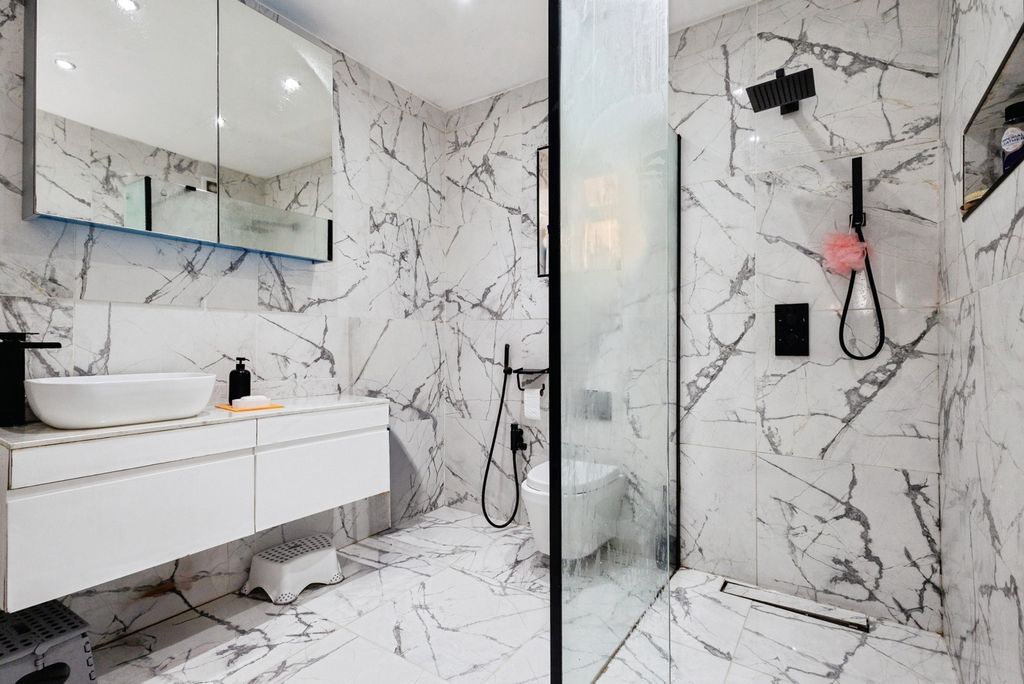 Property photo 3 of 13 Photo