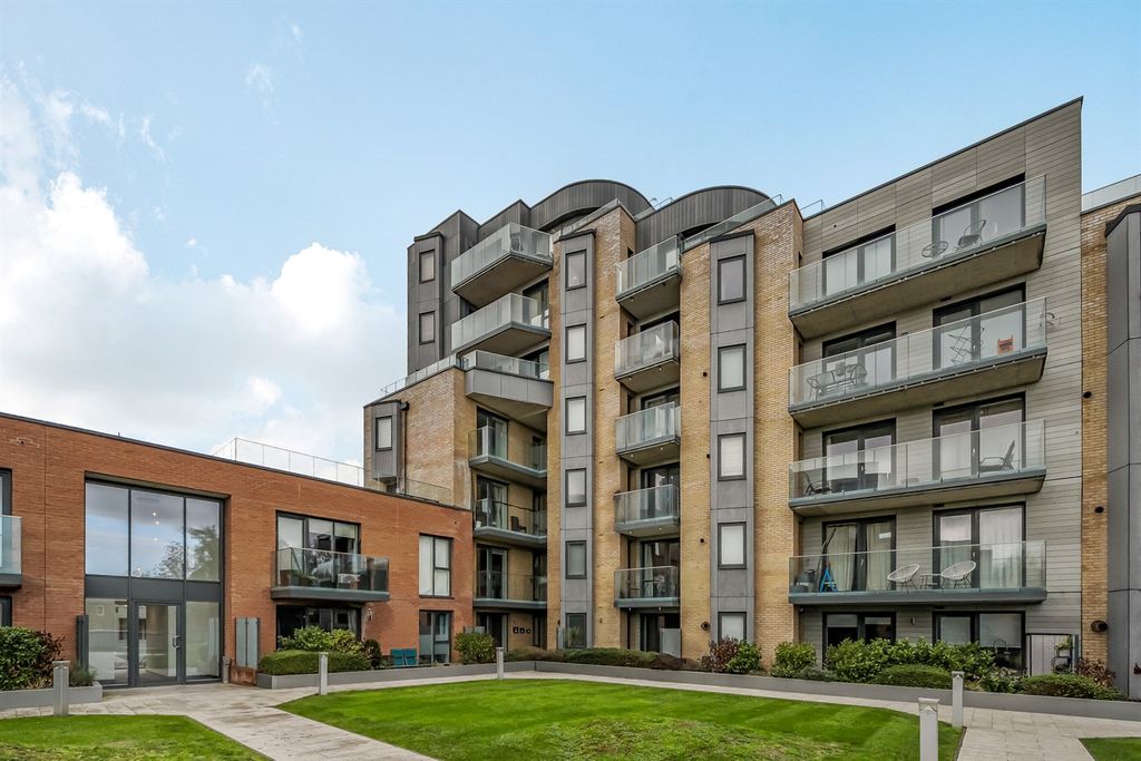 Property photo 1 of 9 (Main)