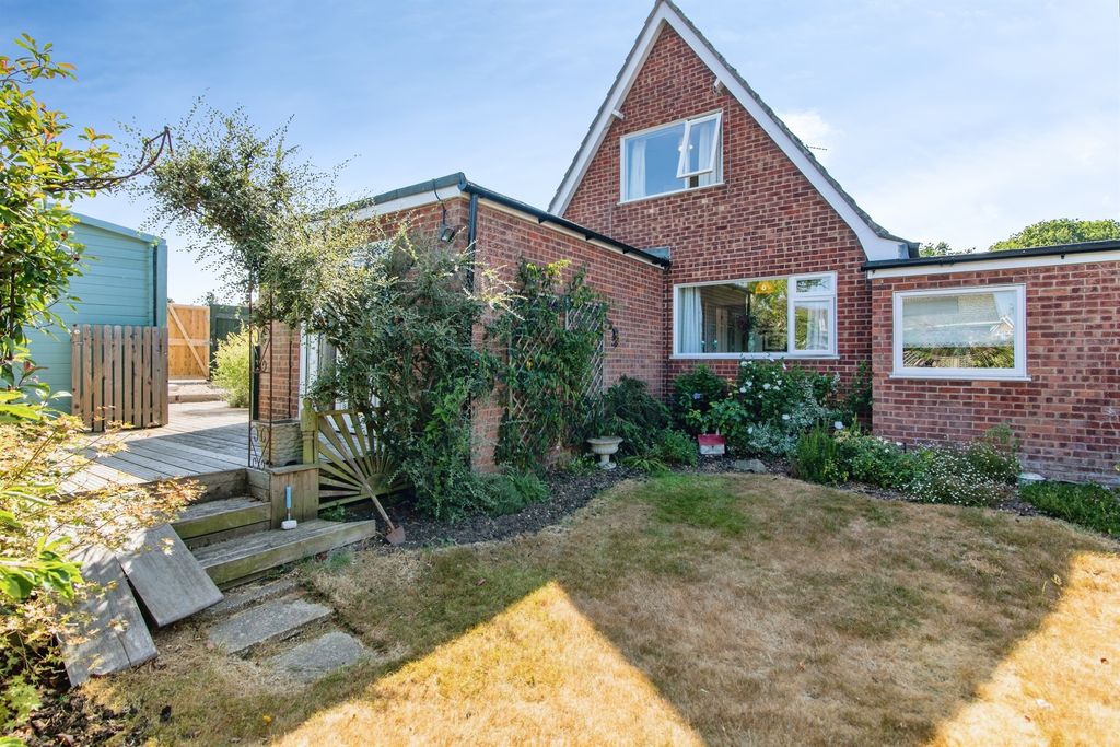 Property photo 2 of 18