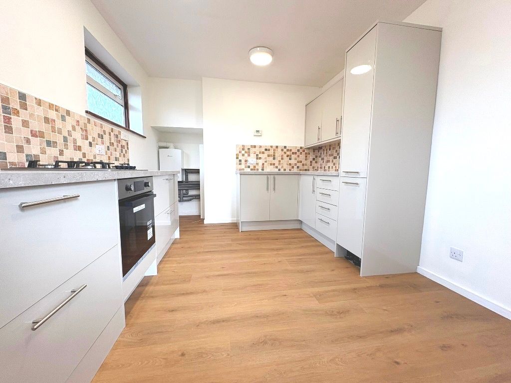 Property photo 2 of 14 Kitchen