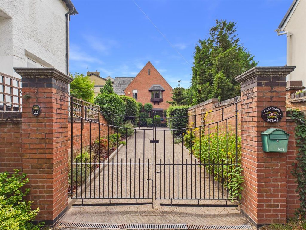 Property photo 1 of 42