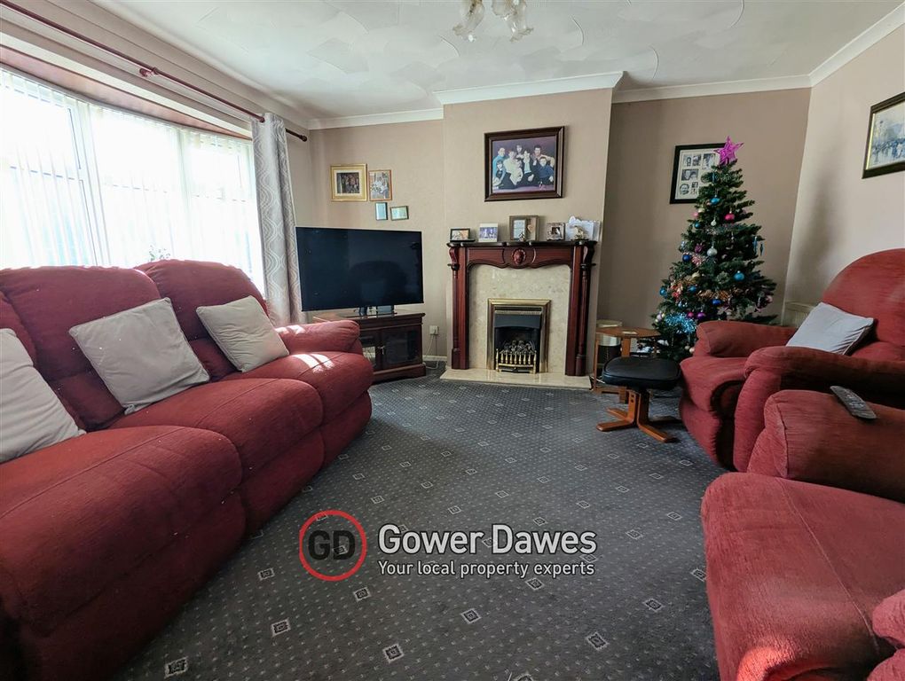 Property photo 2 of 11 Lounge