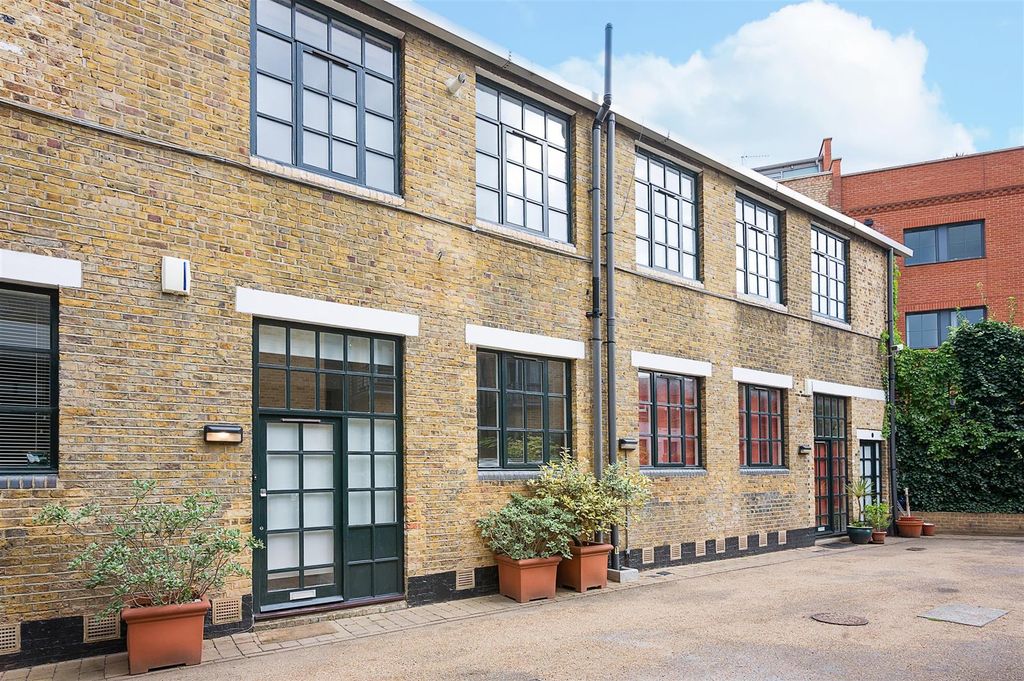 Property photo 1 of 15 External