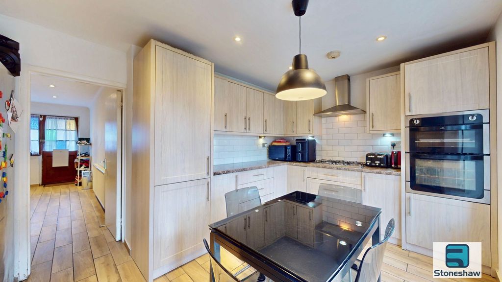 Property photo 1 of 24