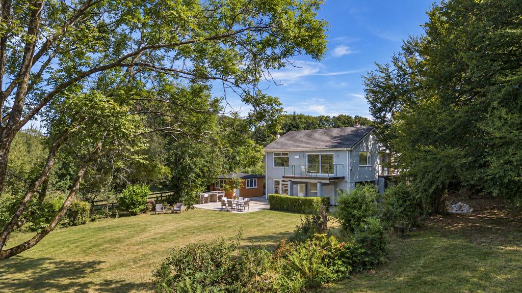 Property photo 1 of 45 House