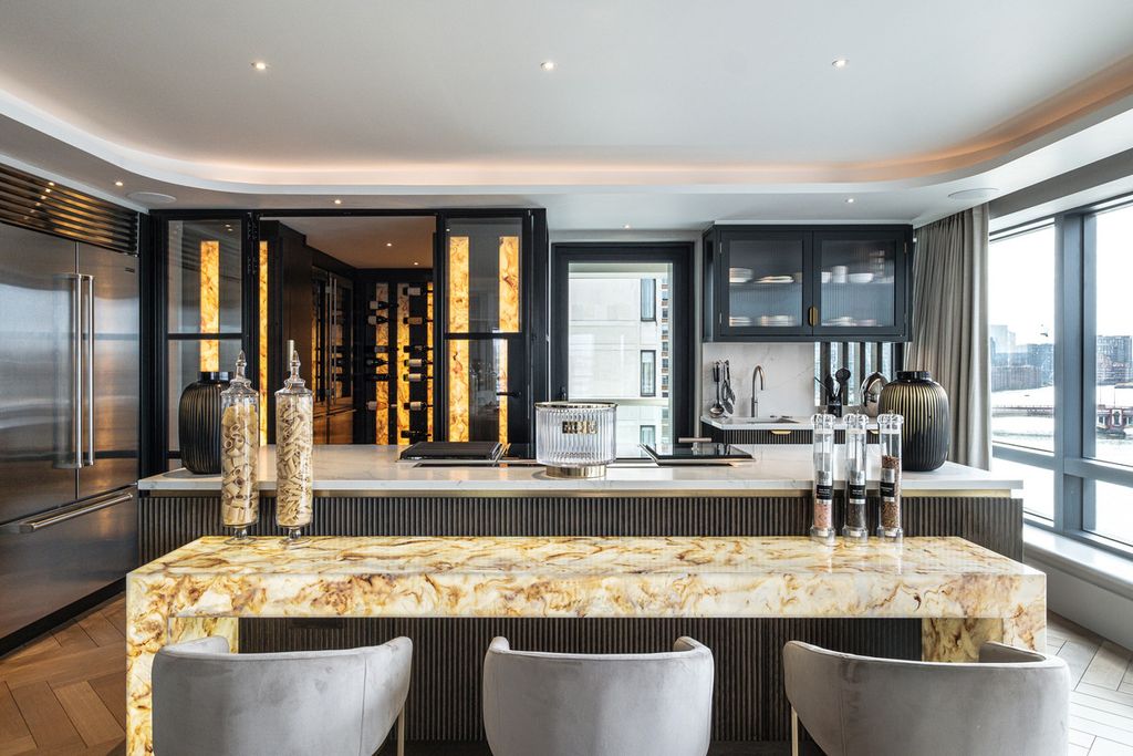 Property photo 3 of 47