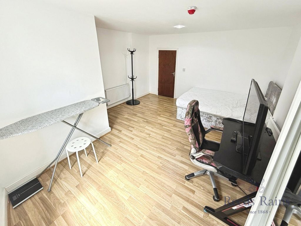 Property photo 3 of 13 Picture No. 28