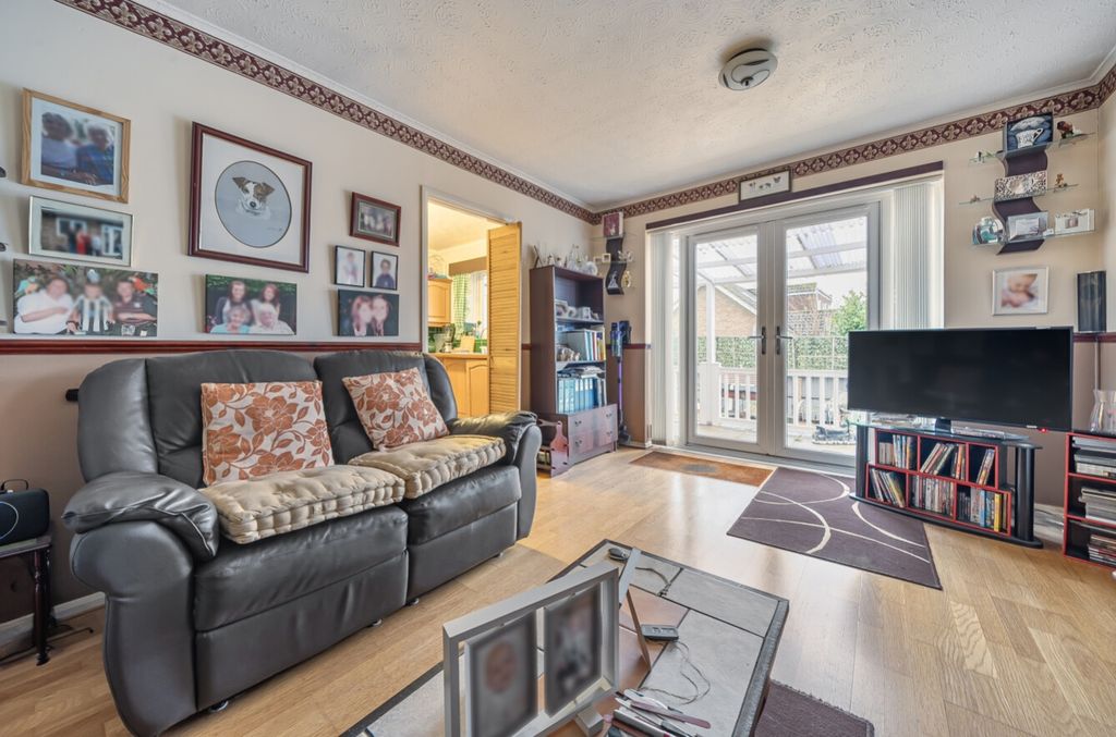 Property photo 3 of 10 1397897-9-69667472B03Df