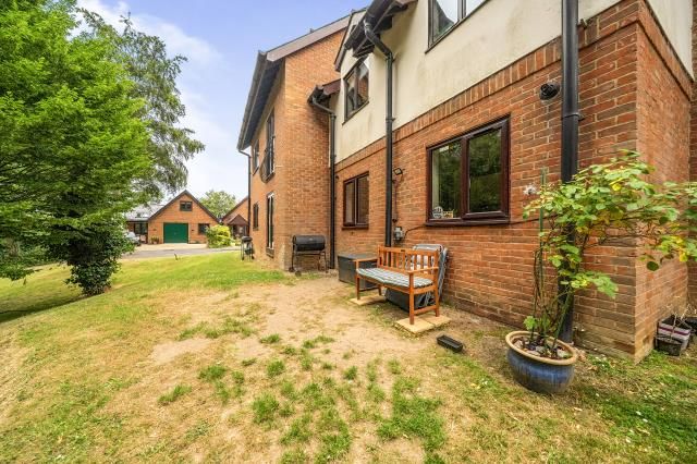 Property photo 3 of 18 External View