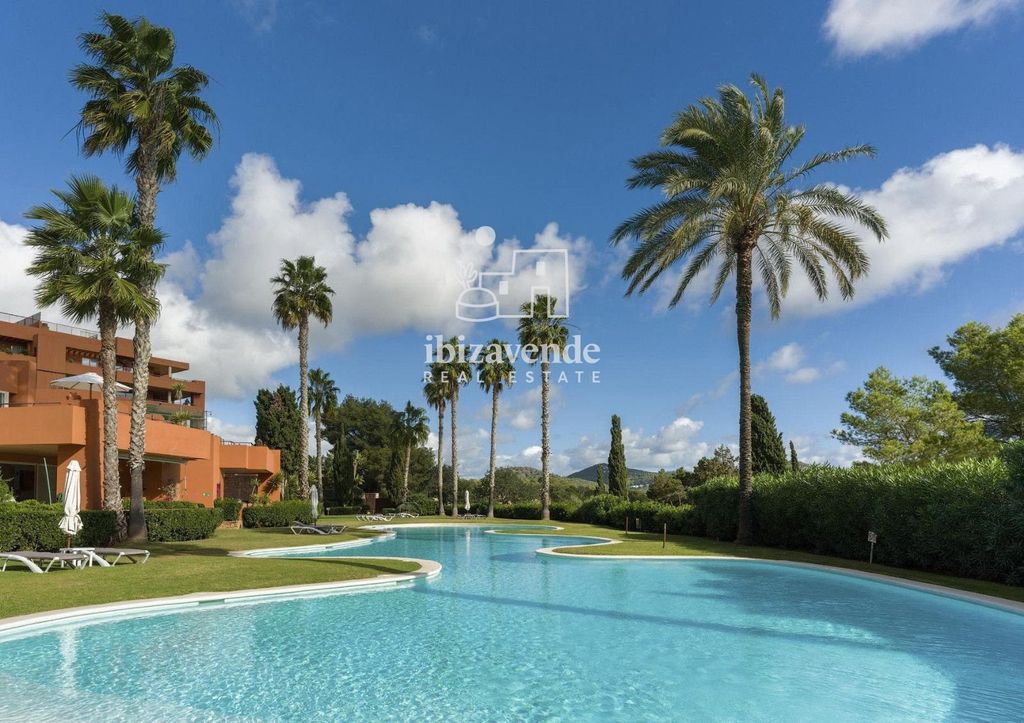 Property photo 1 of 18 A Stunning Duplex Apartment With A Pool In The Roca Llisa Golf Development
